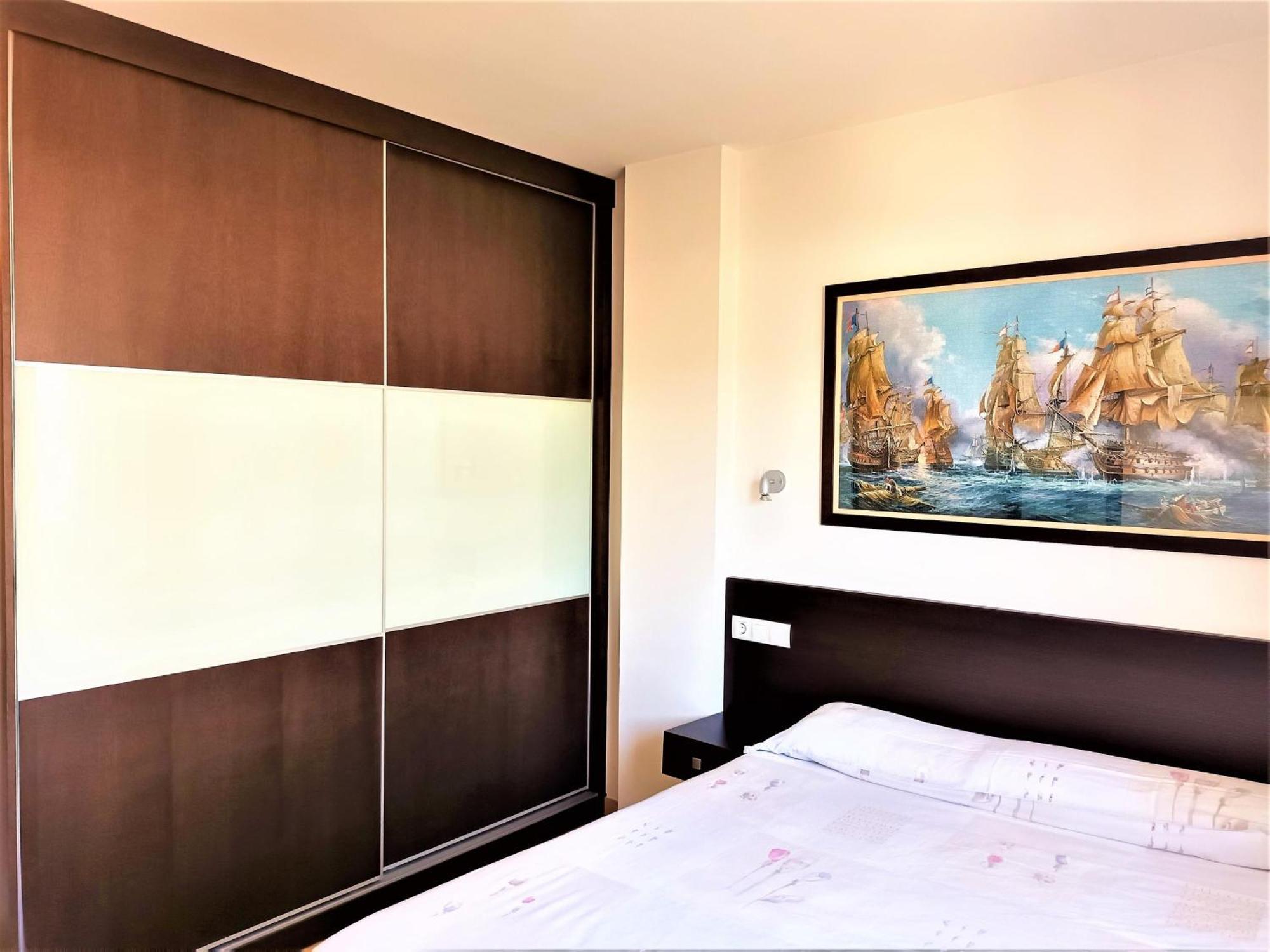 Appartement En Roses: Terraza, A/a, Wifi, Parking, 2ª Linea De Playa - Es-258-89